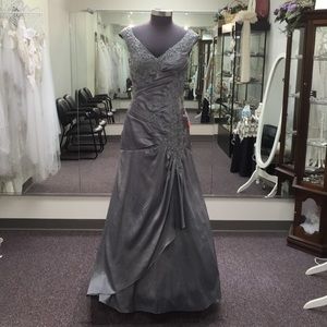 La Belle taffeta modified A-line gown. Size 12